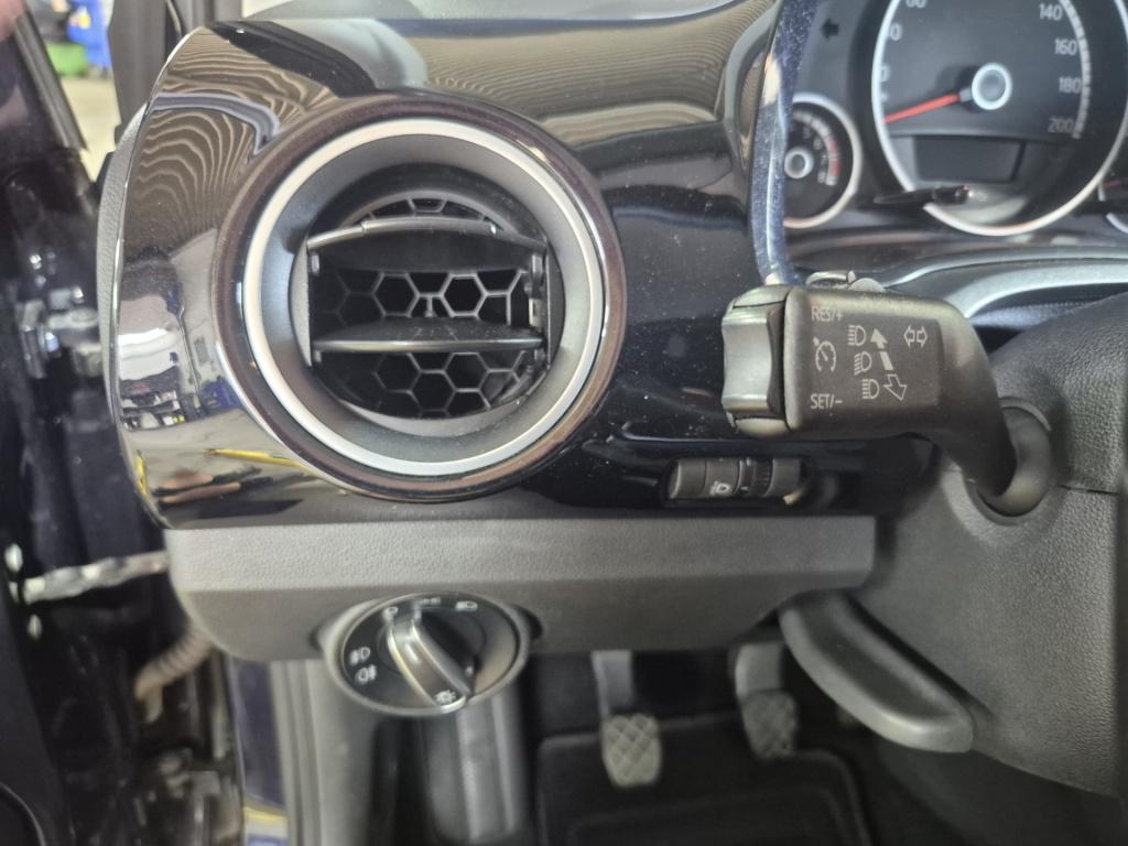 Volkswagen UP! 1.0 high up! bluemotion