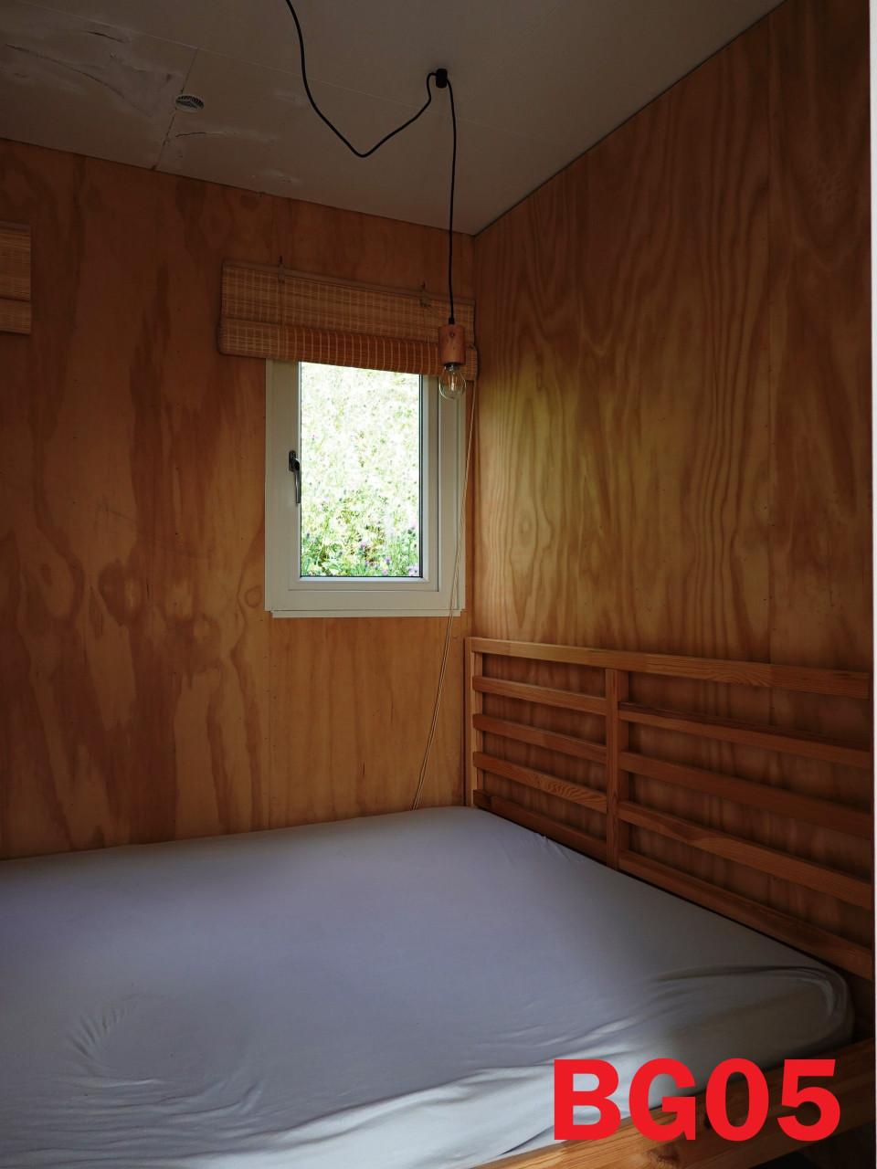 Spiegelchalet, chalet met gespiegelde indeling en dubbel glas te koop