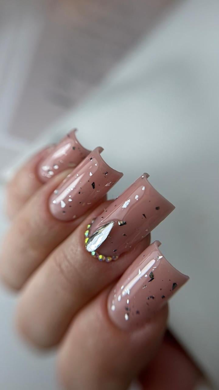 Nagelstyliste – mooie en verzorgde nagels