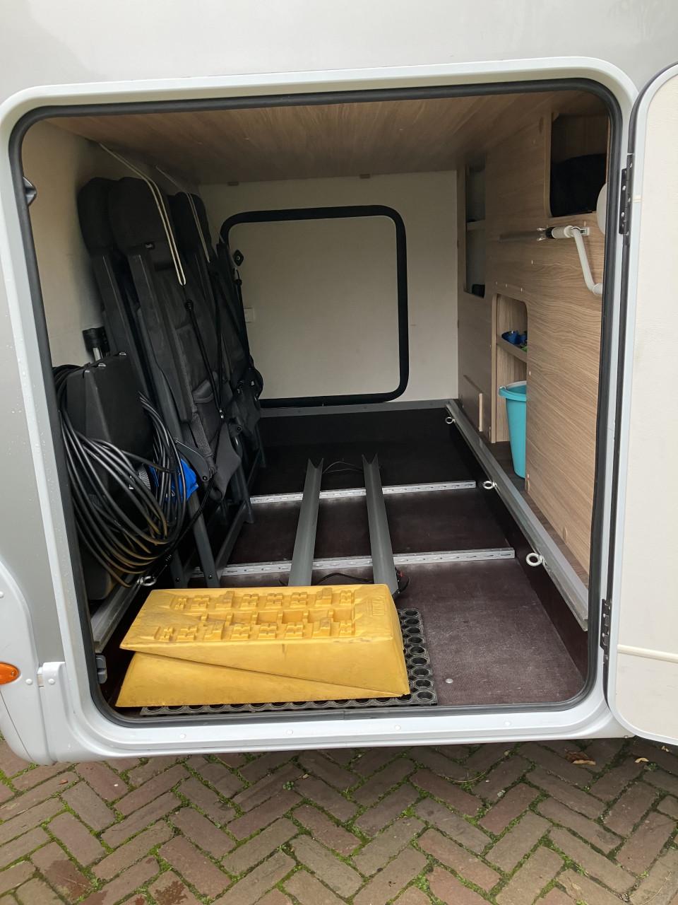 Te koop schitterende goed onderhouden 4 pers camper, Sunlight T68 (2023)