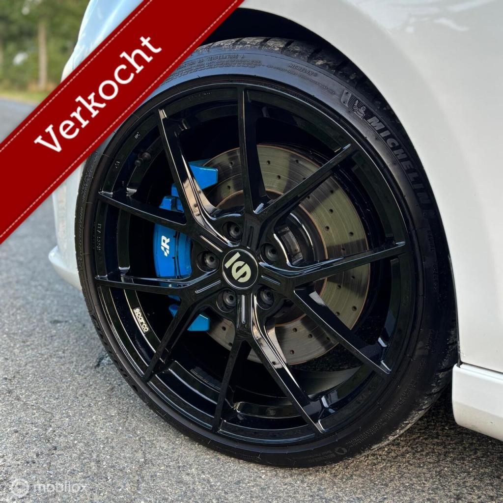 Volkswagen Golf 2.0 r 4-motion