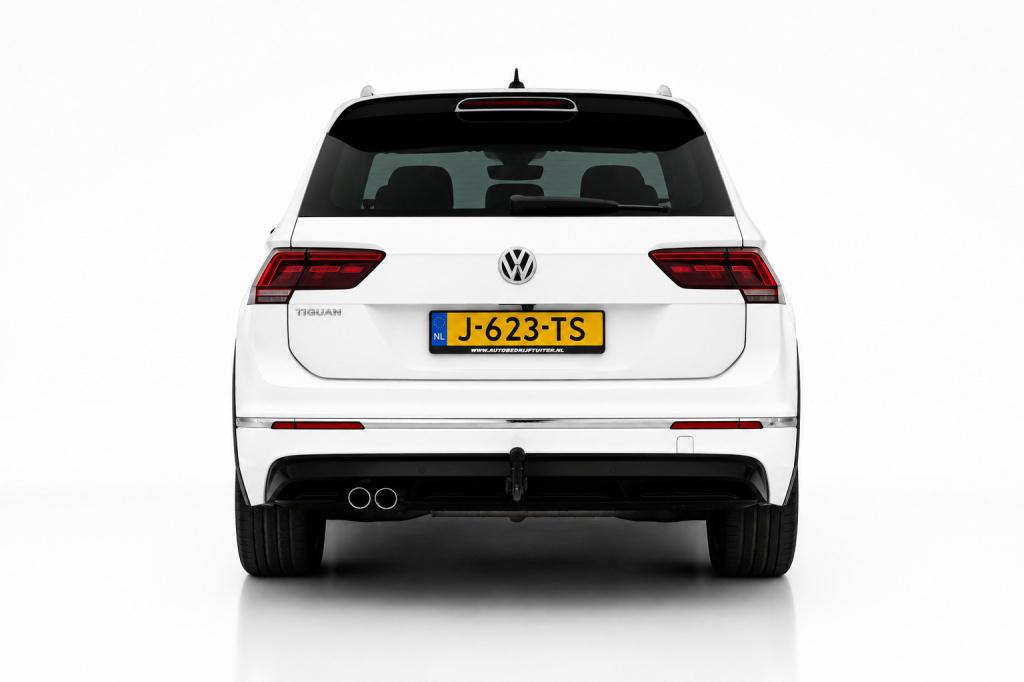 Volkswagen Tiguan 1.5 tsi act r-line | trekhaak | camera | stoelverwarming 