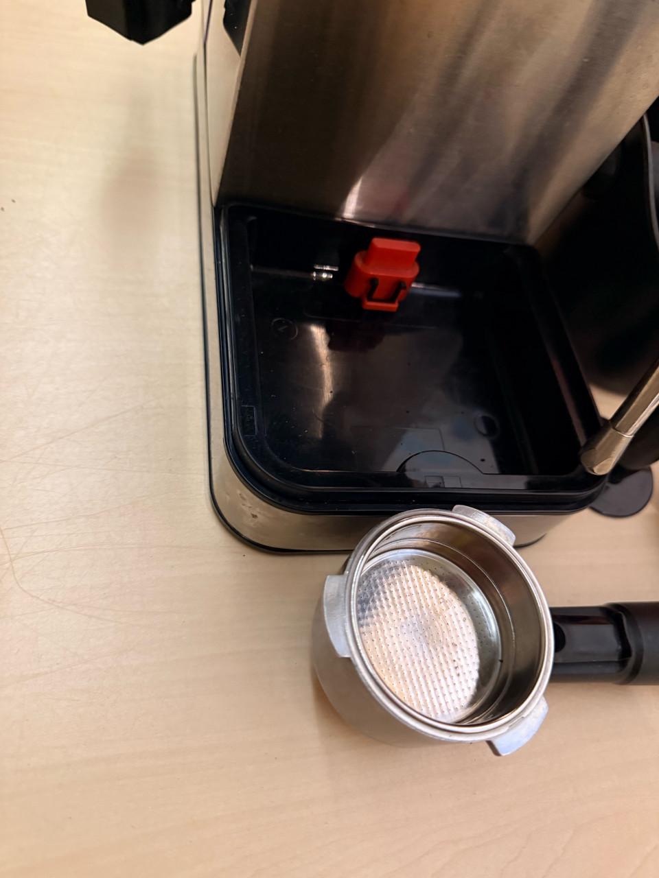 Nespresso apparaat MOET VANDAAG WEG