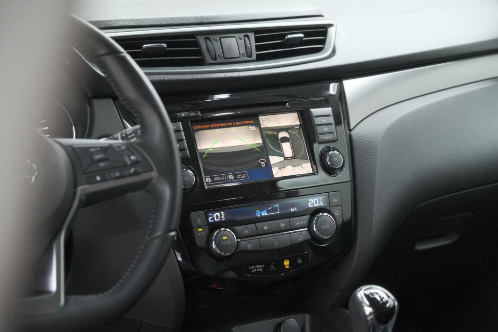 Nissan Qashqai 1.3 dig-t tekna | trekhaak | panoramadak | adaptieve cruise 