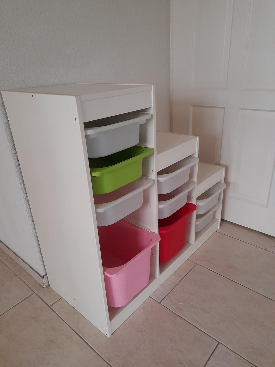 Trofast kast met bakken ( in goede staat )