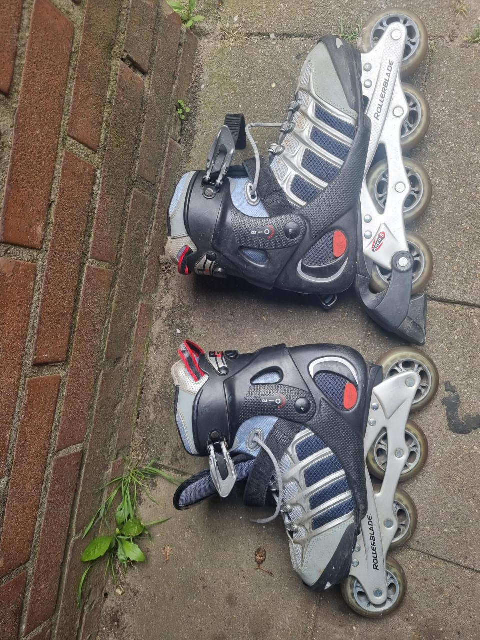 2 x Roller skates ( nieuw!) 38-39-40-41 & maat 40 zwart 2x