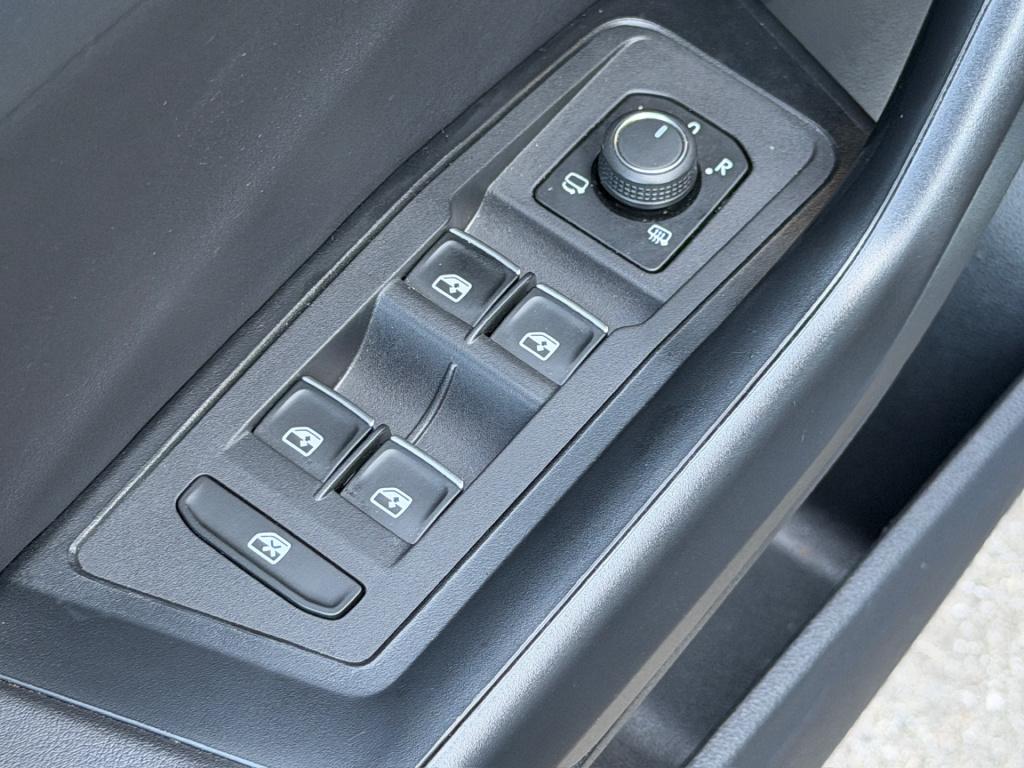 Volkswagen T-roc 1.5 tsi 150pk dsg 2x r-line | virtual | camera | dode hoek