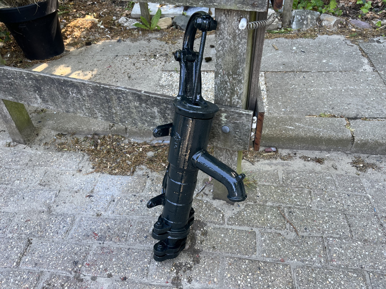 Waterpomp nr. 3 Gietijzer Antiek