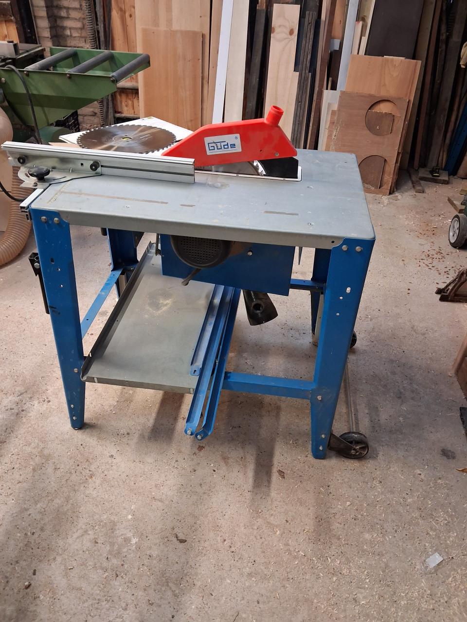 Tafelzaag 380