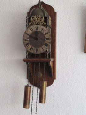 Oude Engelse Lantaarn Klok , op eiken houten Consool