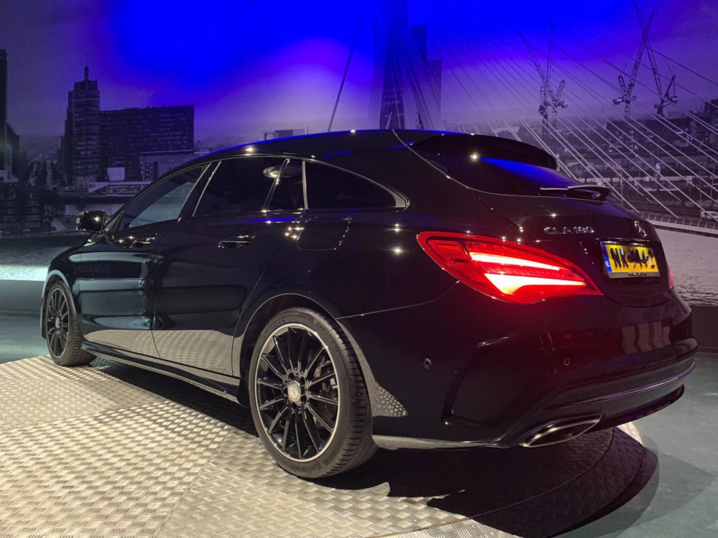 Mercedes-Benz Cla shooting brake 180 ambition *amg-line*led*