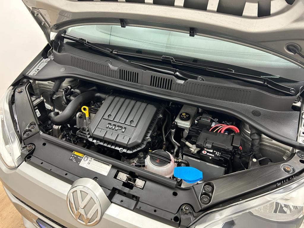 Volkswagen UP! occasion 1.0 move up! bluemotion | grijs | tweedehands volks