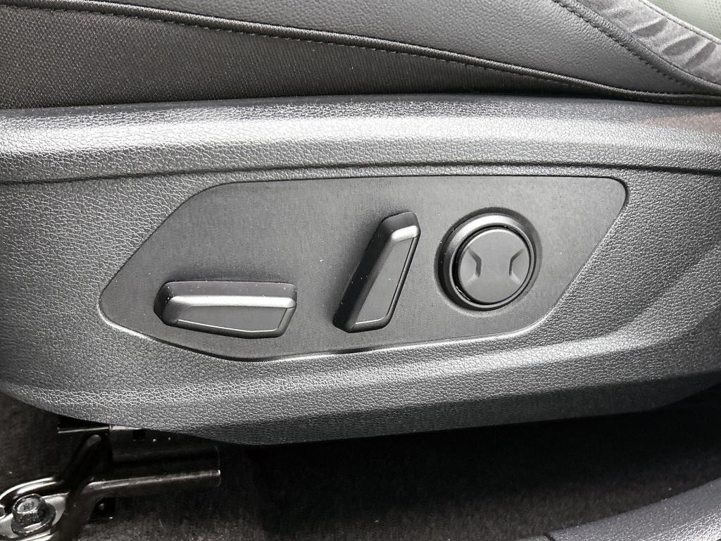 Kia Sportage 1.6 t-gdi plug-in hybrid awd dark edition stoel- stuur verwarm