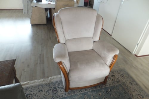 2 elektrische beige woonkamer stoelen