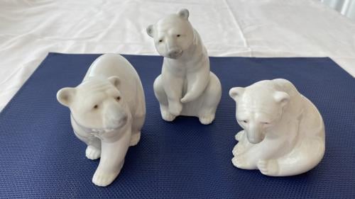 Pottery bears