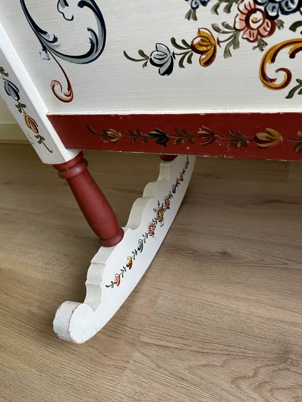 Hindeloopen ledikantje wiegje