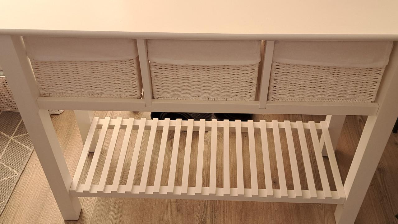 Haltafel met 3 manden en schoenenrek