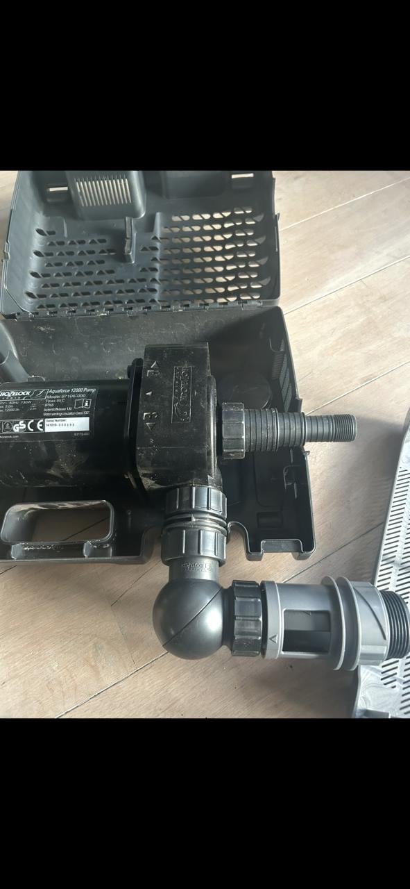 Te koop hozelock aquaforce 12000 sterke en zuinige Vijverpomp en 12000 lpu