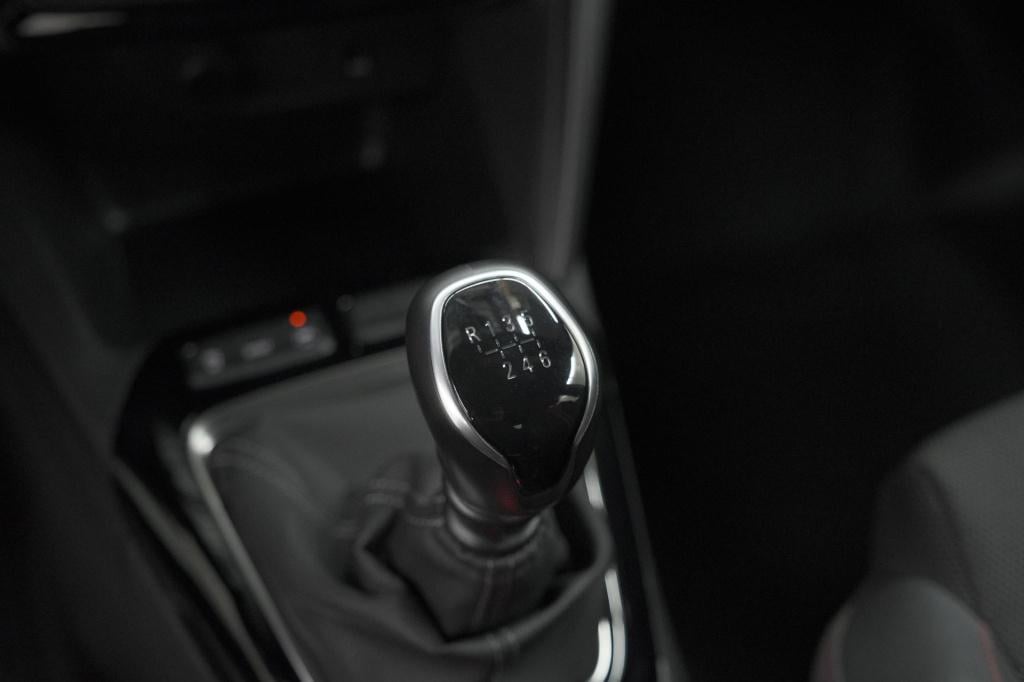 Opel Corsa turbo 100 gs line | parkeersensoren | apple carplay | 16 inch li