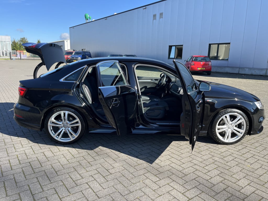Audi A3 limousine 1.5 tfsi cod sport s line edition nl auto