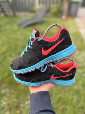 Nike sneakers maat 38