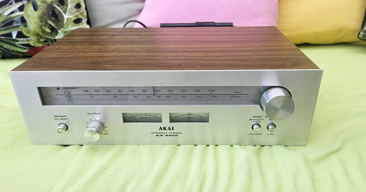 Akai AT-2200 Stereo Tuner - Vintage Topstuk
