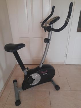 Hometrainer (werkt naar behoren) in zwaarte verstelbaar!