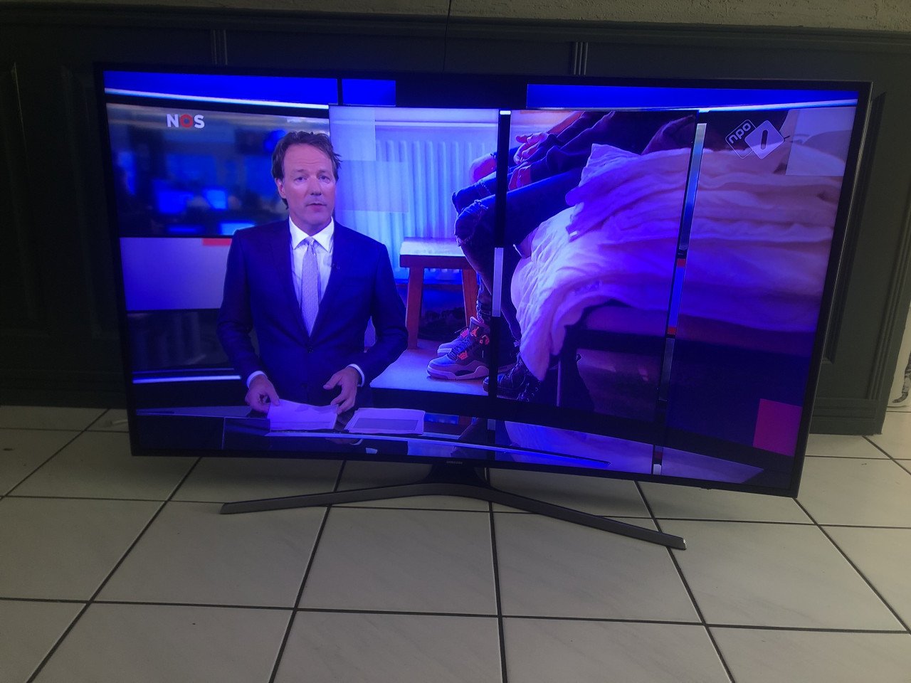 Samsung TV - 125x75