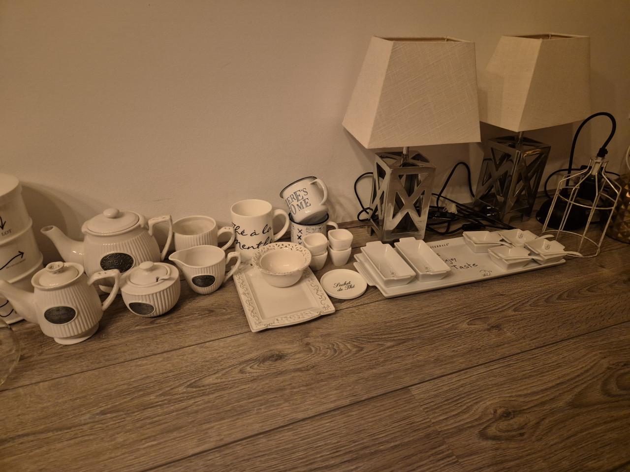 Uitzoeken, alles één euro per item!