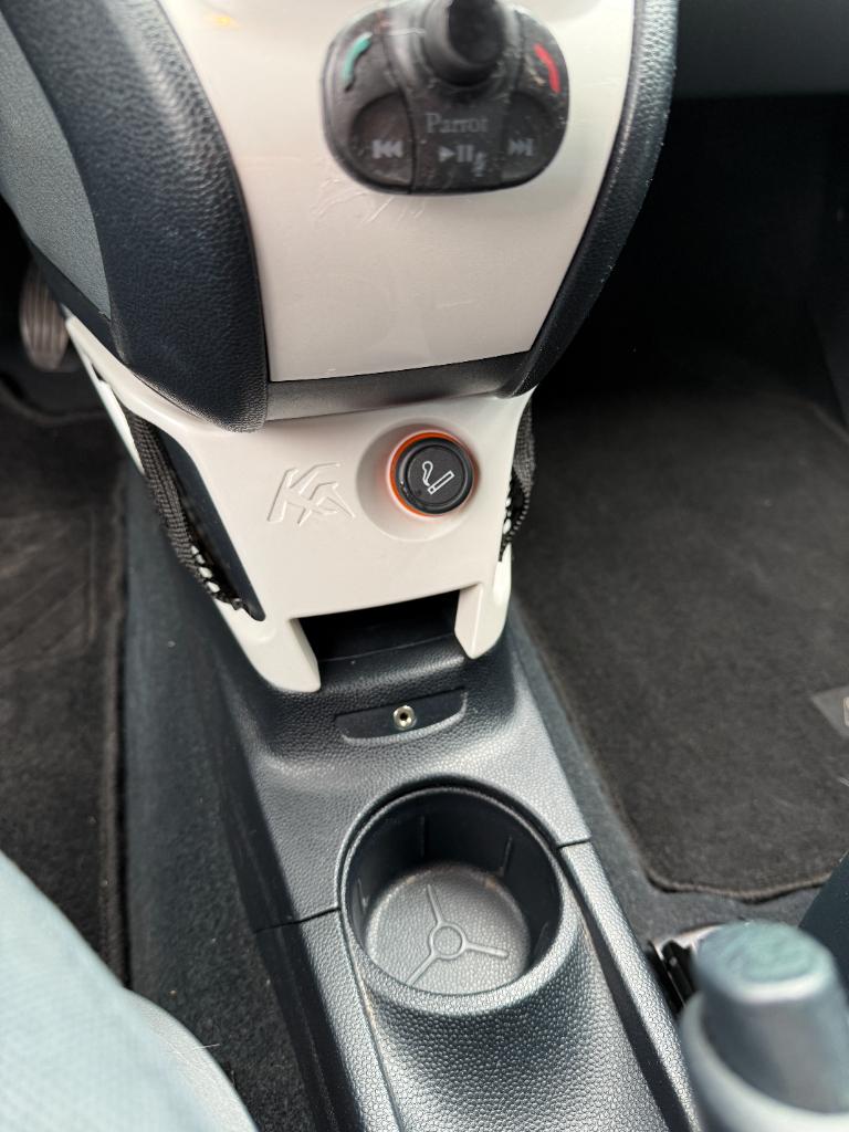 Ford KA 1.2 - titanium - airco