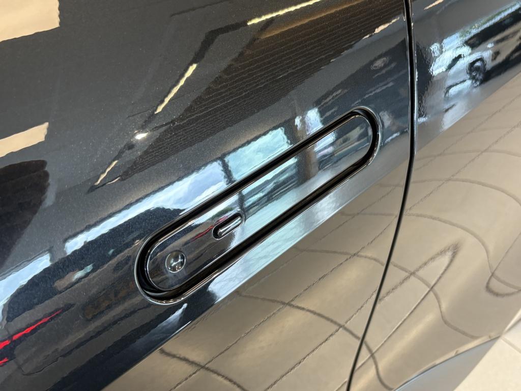 Toyota C-hr 1.8 hybrid 140 dyn