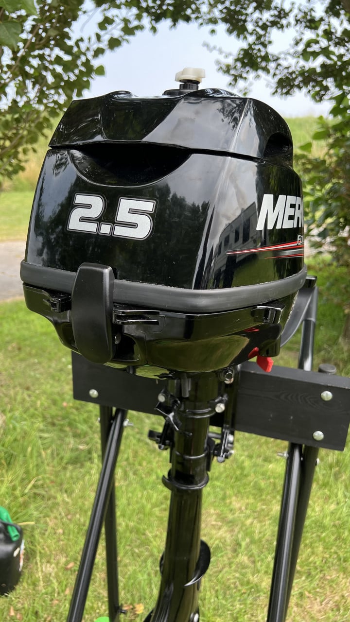 Leuk (bij) bootje Talamex met 2,5 pk mercury moter