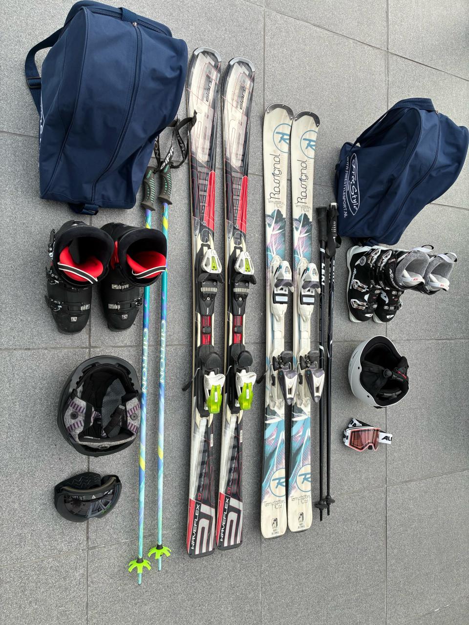 Dames- en heren skiset te koop. Bieden op afzonderlijke items is mogelijk.