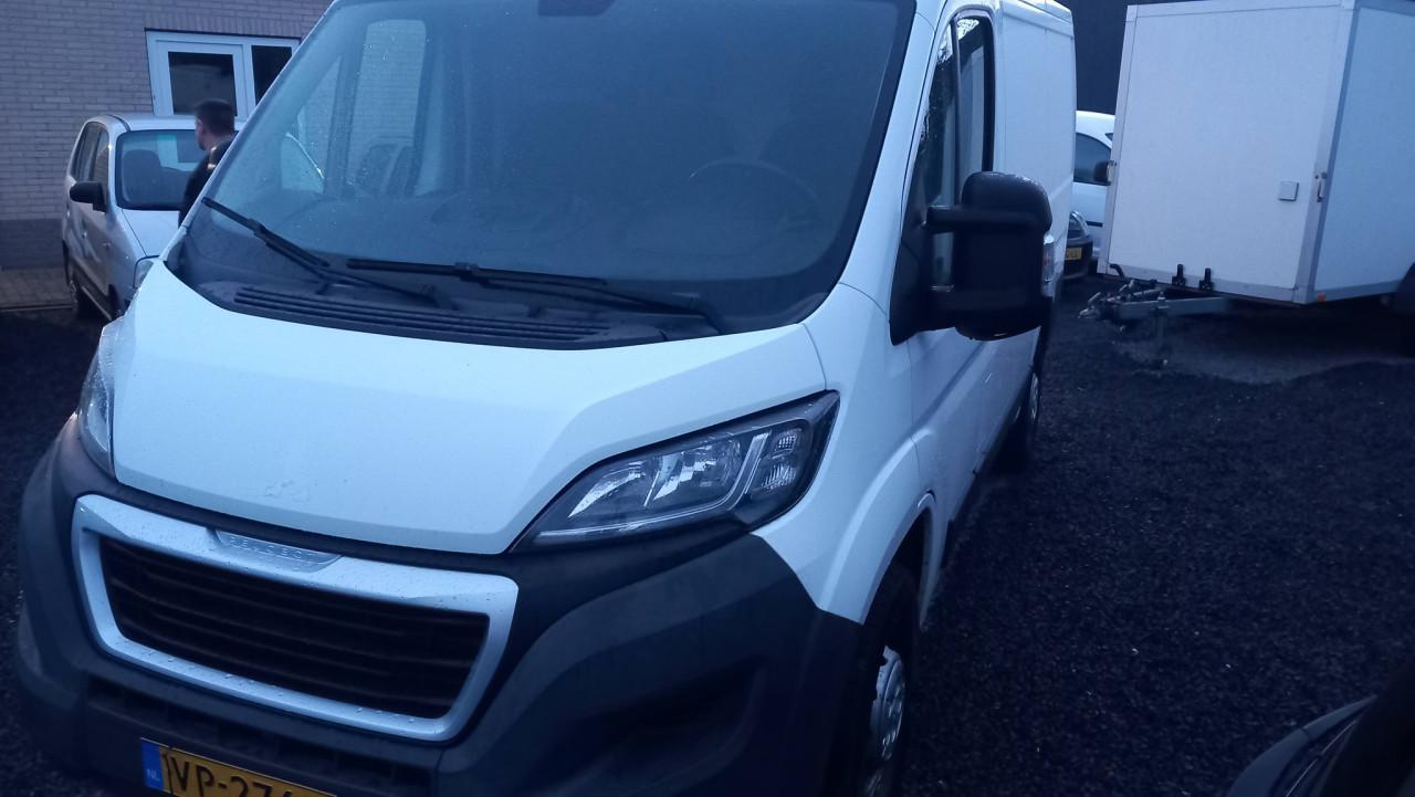 Peugeot BOXER 330 2.2 e-HDI L1 H1 XR bj:2015 airco navigatie