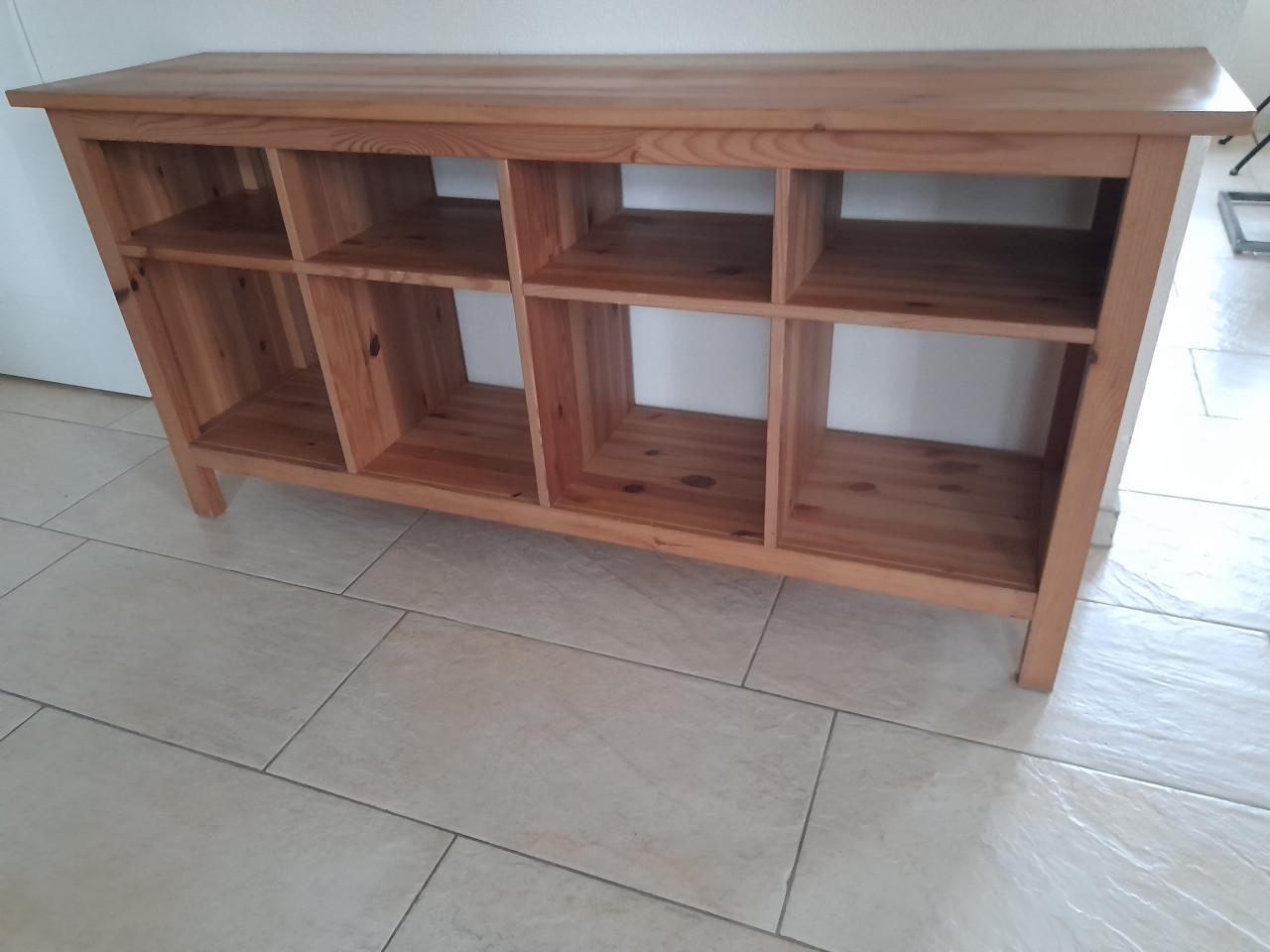 Massief houten vakkenkast 156,5 x 39,5 x 74H (in goede nette staat )