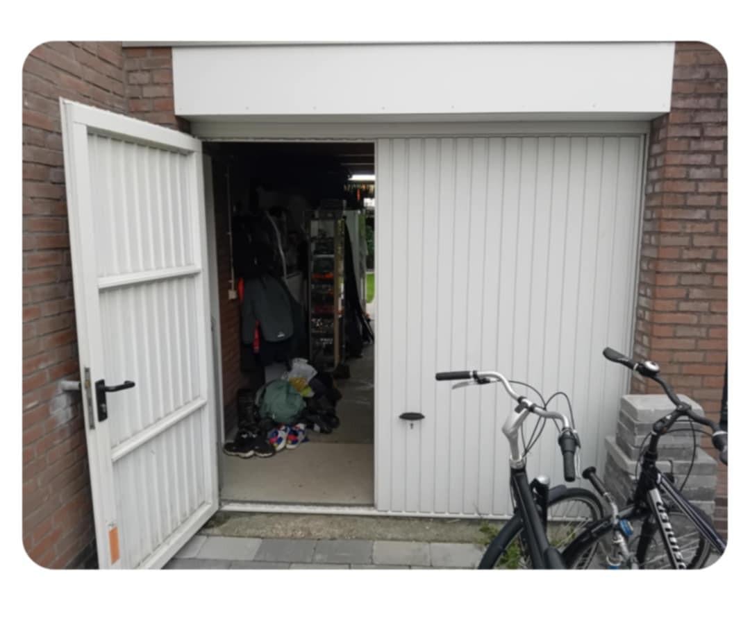Gezocht iemand die een garage deur kan plaatsen