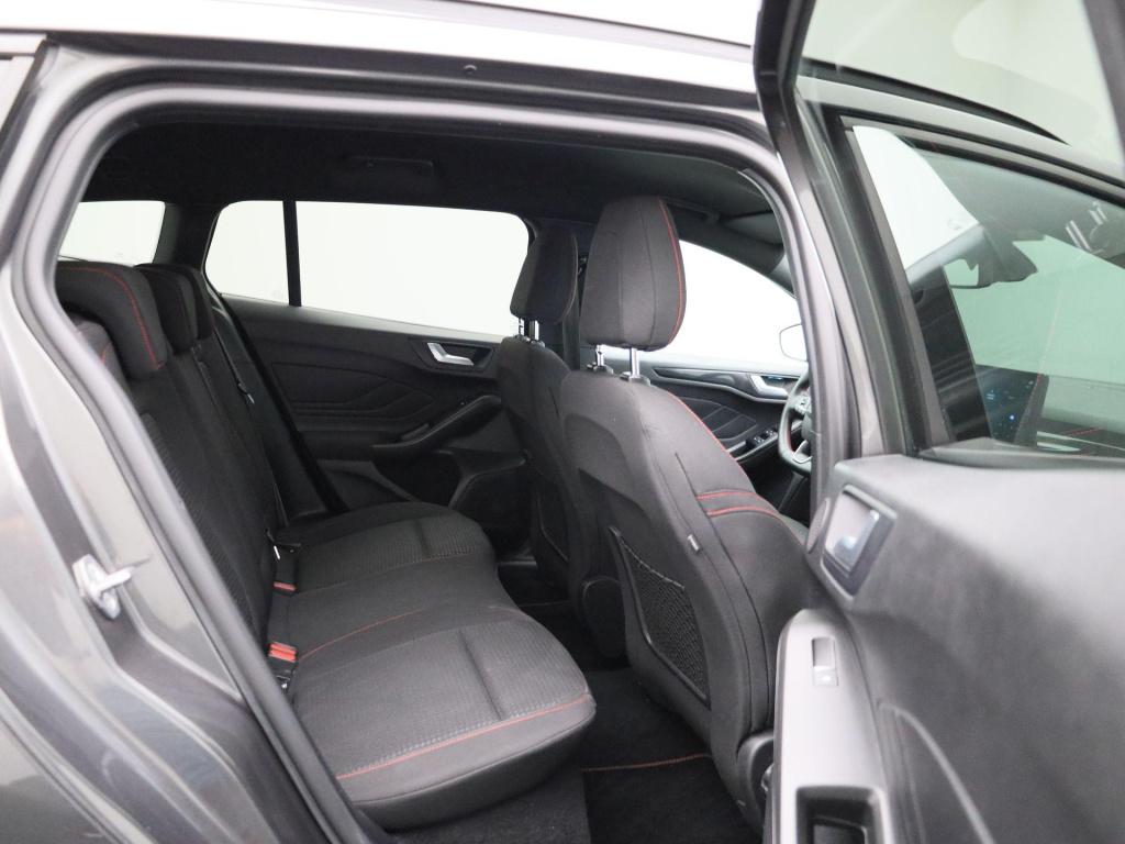 Ford Focus wagon 1.0 ecoboost hybrid st line x