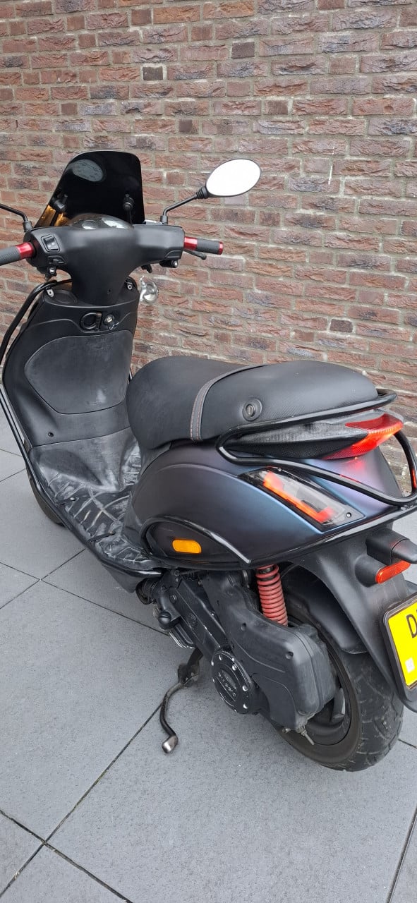 Piaggio Zip 4T
