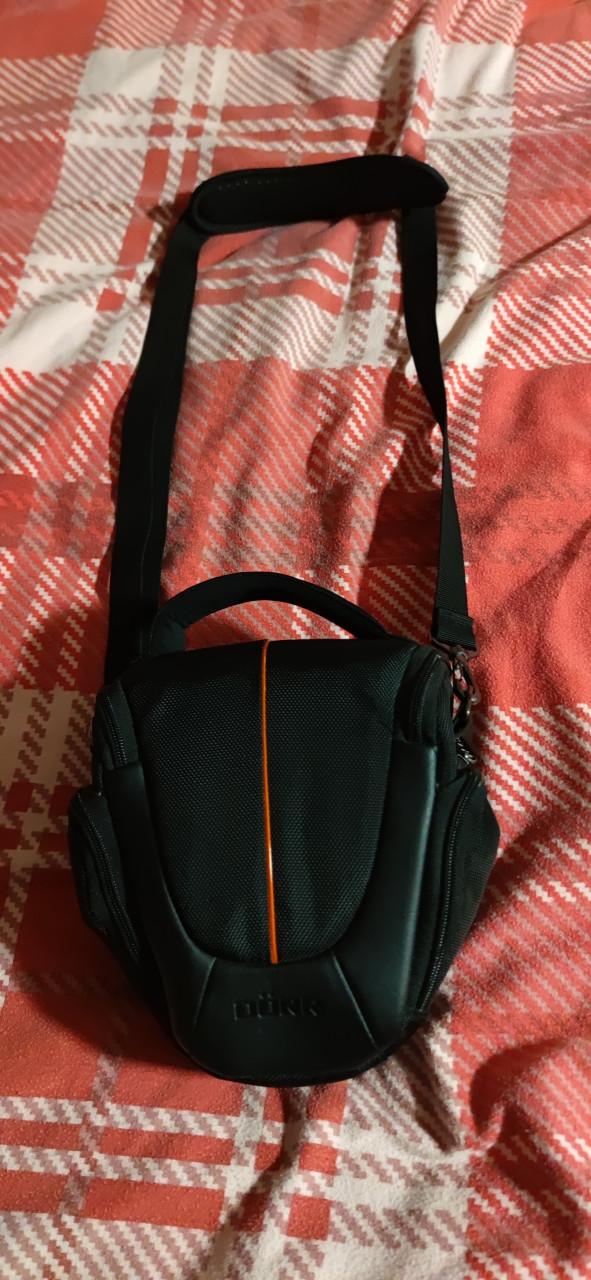 Te koop aangeboden Sony Superzoom 20 MP Compact Camera.