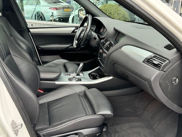 BMW X3 xdrive20i high executive l m line sportpakket l panoramadak l leder 