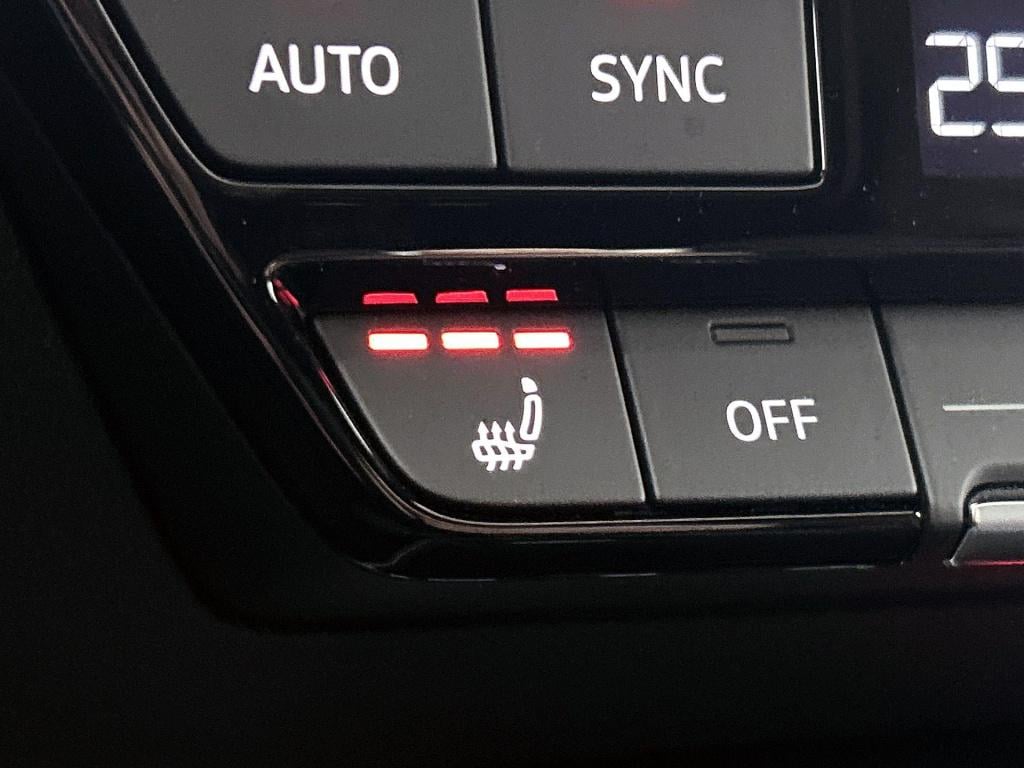 Audi A3 sportback 45 tfsi e s edition competition | automaat | panoramadak 