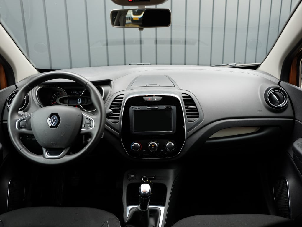 Renault Captur energy tce 90 limited navi full map |cruise control | blueto