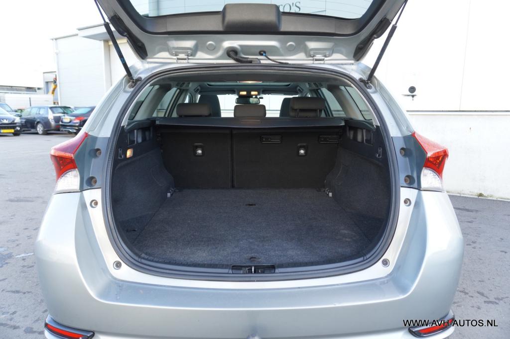 Toyota Auris touring sports 1.8 hybrid lease