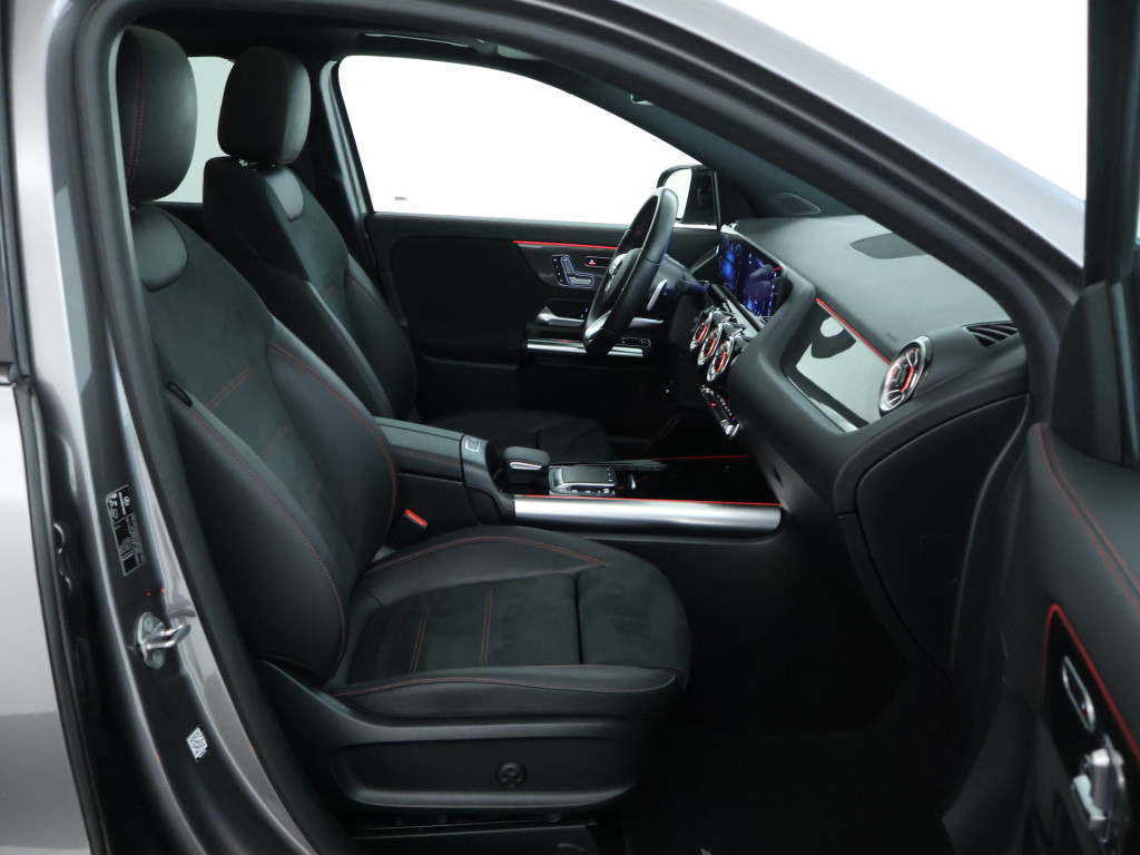 Mercedes-Benz Gla-klasse 180 business solution amg | sfeerverlichting | pan