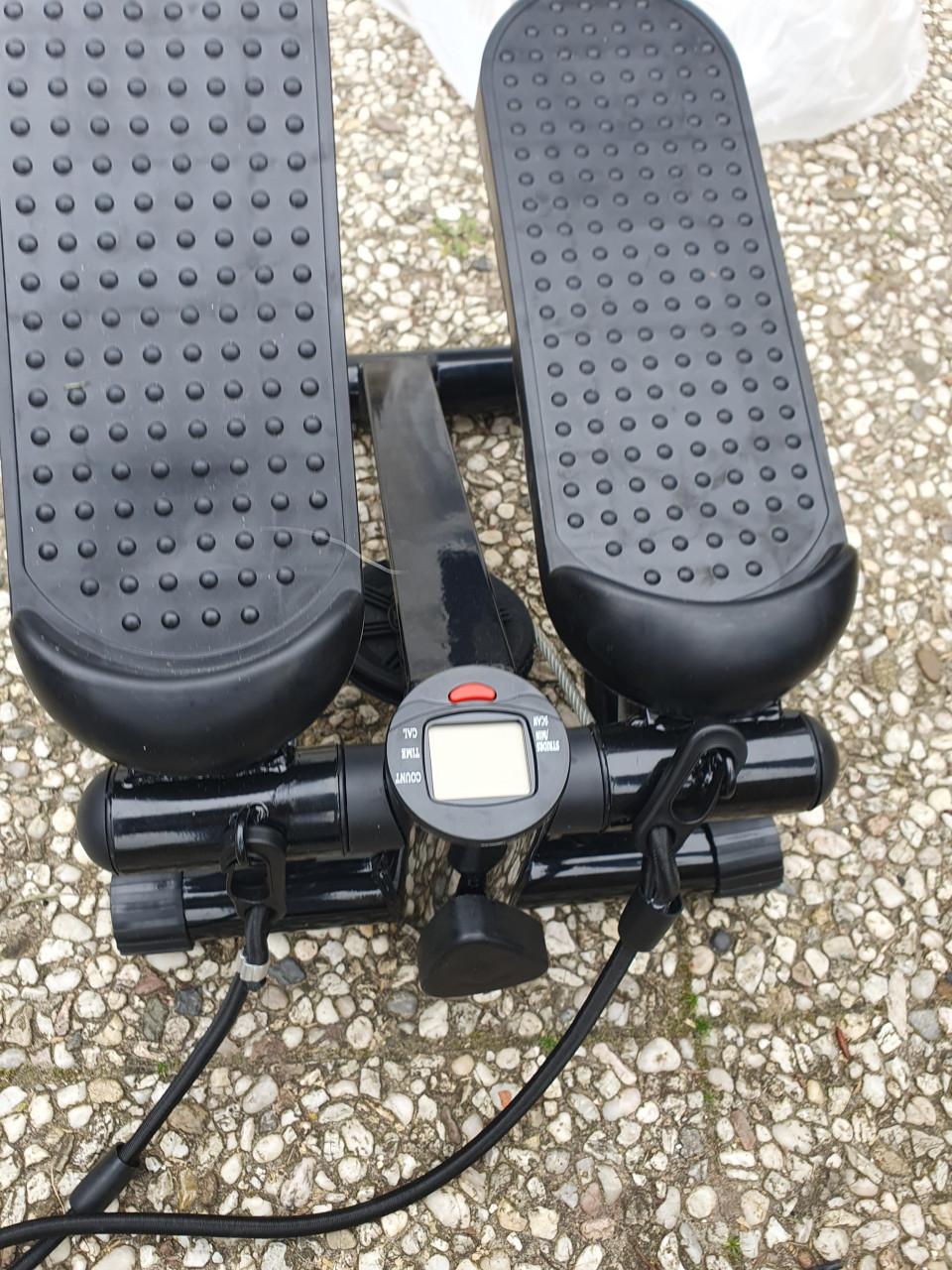 Fitby mini stepper hometrainer met display + banden