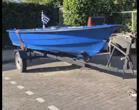 Complete boot met trailer en motor