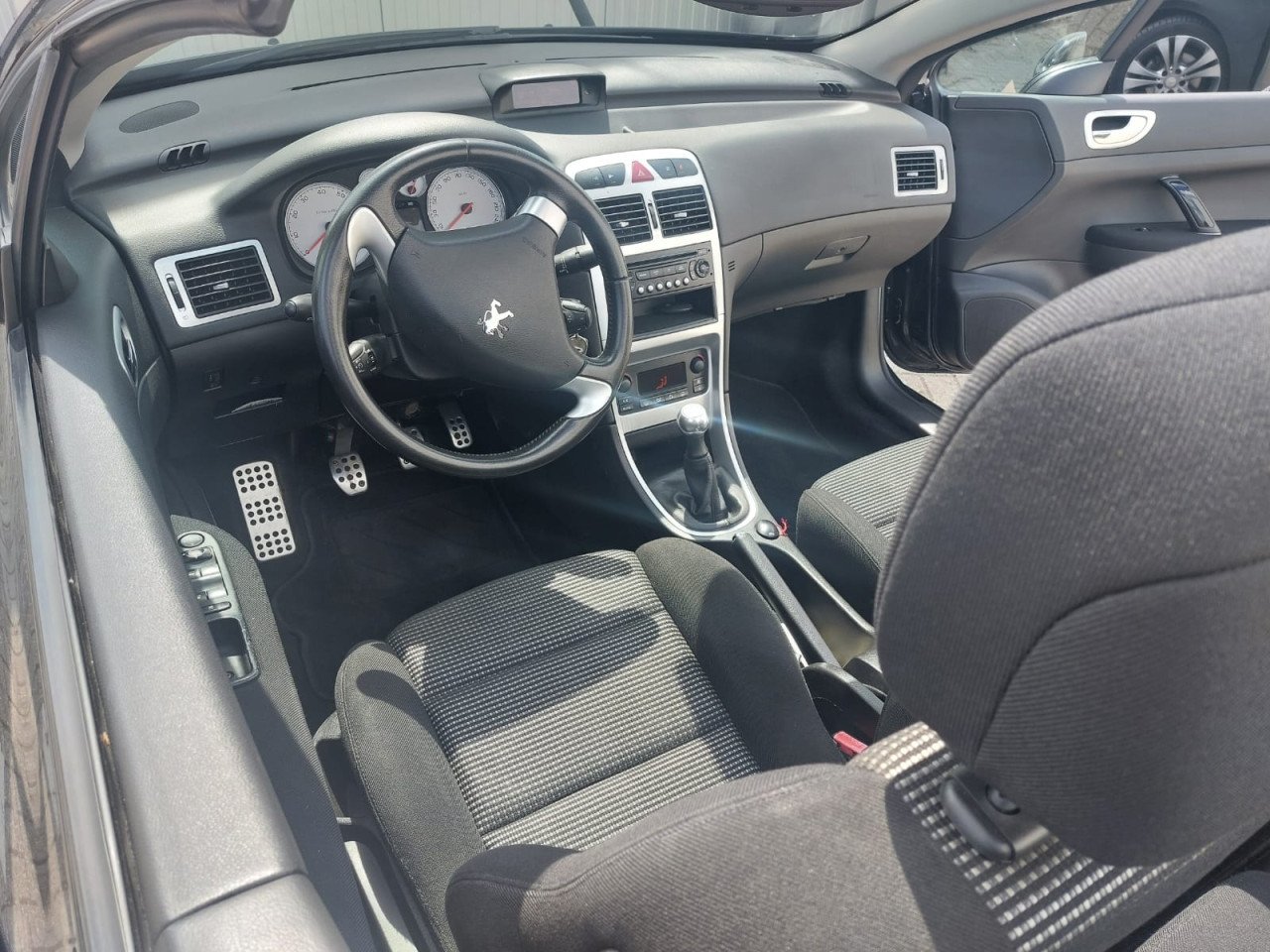 Peugeot 307 CC Zwart 2.0 16V