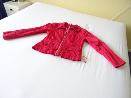 Rood Damesjasje   Merk Gerry Weber Maat 38    voor    € 14,50