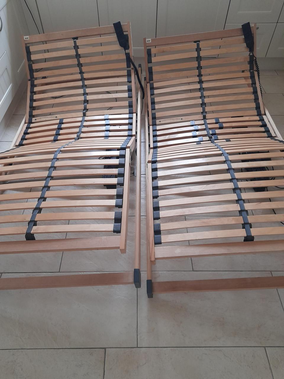 2 x 90 x 200 Elektrisch verstelbare lattenbodems (in goede nette staat )