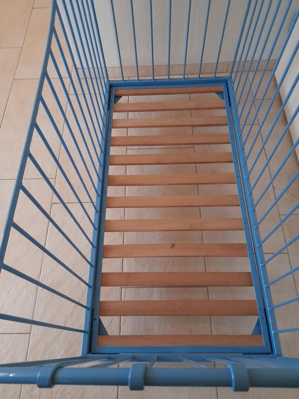 Jickerson ledikantje (in goede nette staat ) in hoogte verstelbaar!